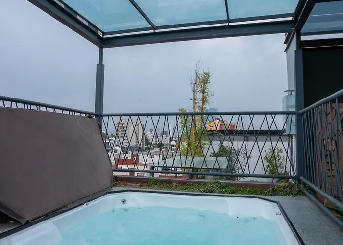 Beautiful Ph With Private Jacuzzi