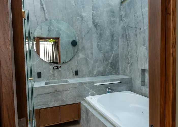 Beautiful Ph With Private Jacuzzi